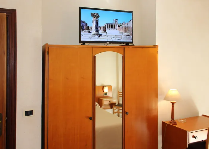 Dei Misteri Hotel 2*